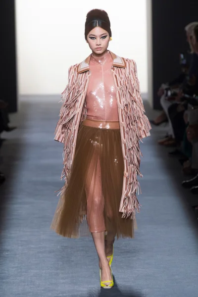 Look 32